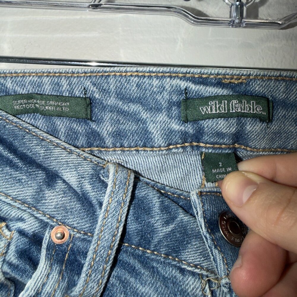 Wild Fable Super High Rise Straight Leg Distressed Jeans Size 2 Trendy Denim - Picture 6 of 7